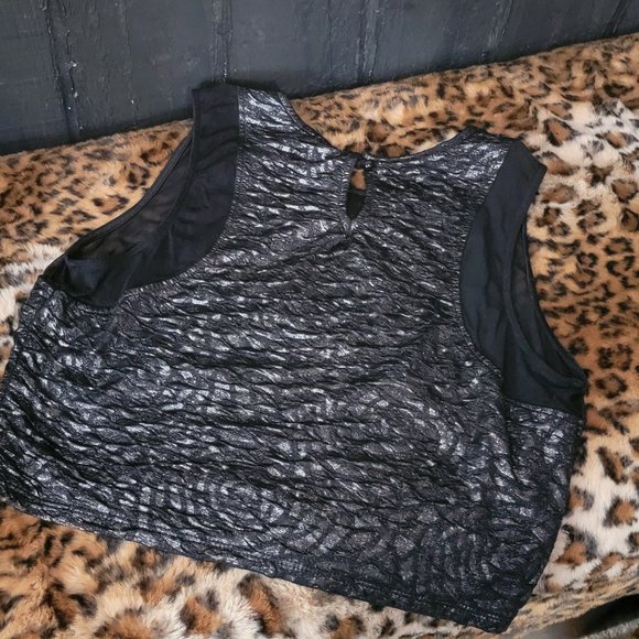 Crop Top Shimmering and lightweight... sz. large - Picture 5 of 5